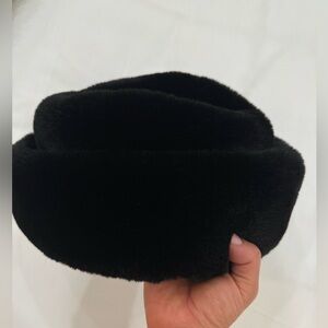 Zara Elegant Black Faux Fur Hat